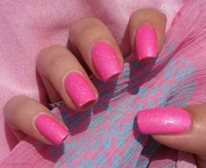 49 photos of various options for pink manicure with glitter