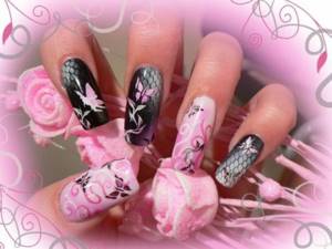 Airbrush nails with stencil