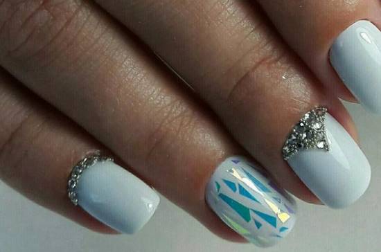 White manicure with foil: photos of fashion ideas