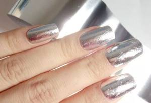 Glitter foil on nails