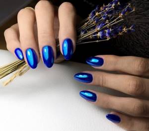 Brilliant manicure with rubbing in 2022-2023: new items and top ideas