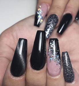 Black and silver manicure