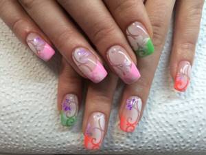 Flowers airbrush nails