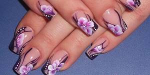 Flowers on nails