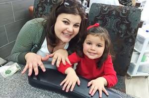 Children&#39;s manicure and pedicure: how to combine beauty and safety?