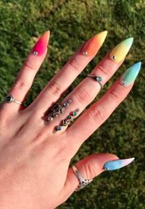 Nail design - rainbow ombre (photo)