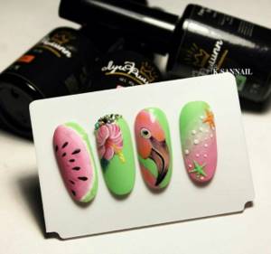 Nail design with flamingos