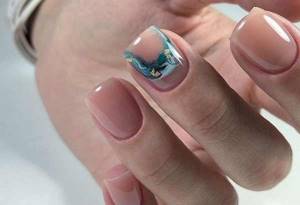 Nail design with streaks