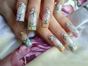 Long nails with floral print