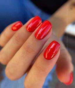 Elegant red manicure