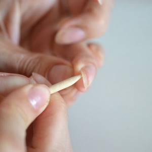 European manicure step 6 - cleaning the skin under the nail