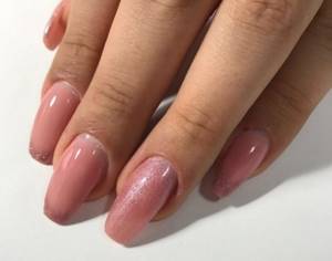 Photo of nails strengthened with gel polish
