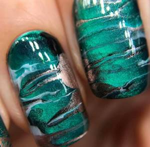 Nail design photography - green manicure with gold