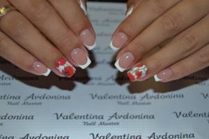 French manicure with poppies