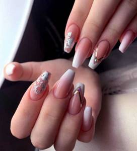 French manicure 2022: photos of 500 new products and fashion trends