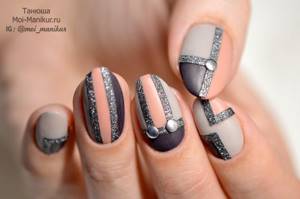 geometric manicure with stripes