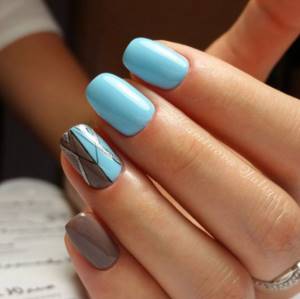 Blue gel polish on nails