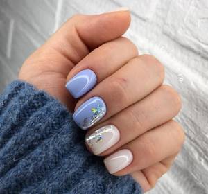 blue manicure for short nails