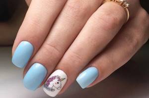 blue manicure with white