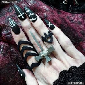 Gothic manicure – ideas for short and long nails