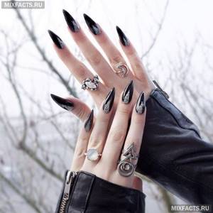 Gothic manicure – ideas for short and long nails