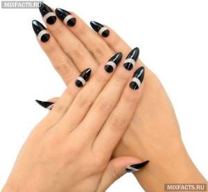 Gothic manicure – ideas for short and long nails