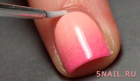 gradient nail polish