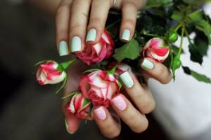 Background idea with roses for photo nail design