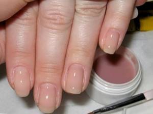 Using nail gel