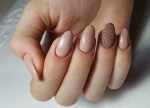 Like a nut: giving your nails an almond shape