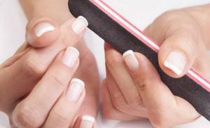 How to file correctly using a nail file