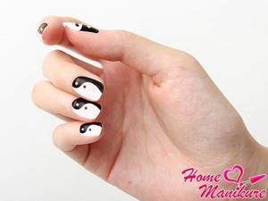How to do a manicure in the Yin-Yang style?