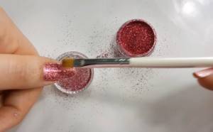 How to remove glitter from skin after manicure