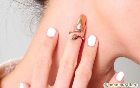 Nail rings: a new trend in nail fashion