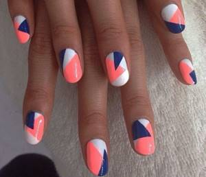 Color blocking in nail art