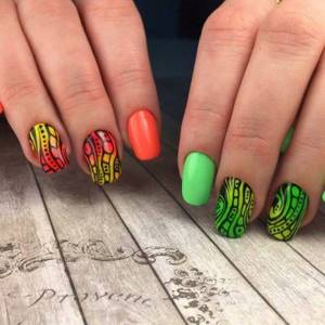 Coral manicure - fashion trends and new items 2019
