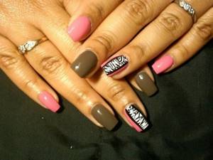 Brown-pink manicure