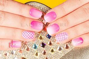 Beautiful colored manicure with a gradient photo 3