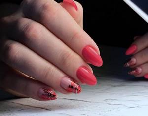 Red coral manicure