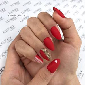 Red matte manicure