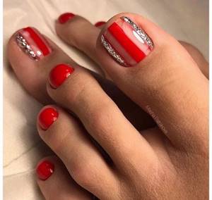 Red pedicure 2022-2023 - a stylish moment of your impeccable appearance
