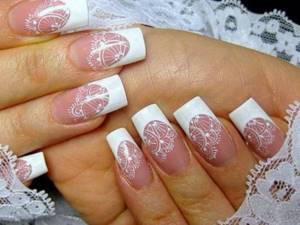 Lace on nails