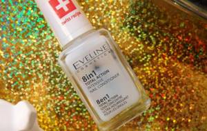 nail strengthener varnish evelyn