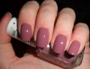 Essie nail polishes: palette and features
