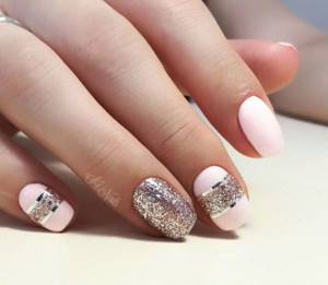 Summer manicure 2022 with glitter