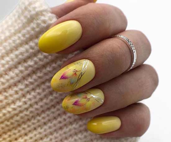 Summer yellow manicure