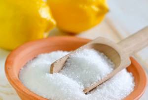 Citric acid is an excellent remedy for whitening nail plates.