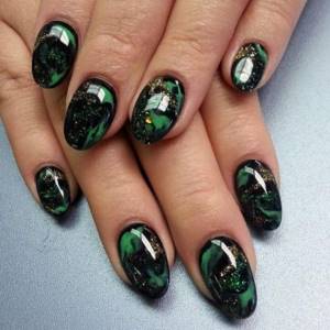 Malachite manicure