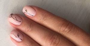 small flowers on nails