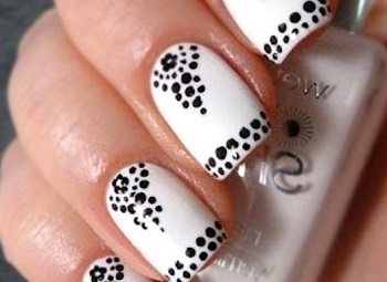 Dots manicure